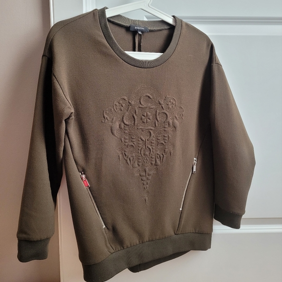 sweater - Picture 2 of 5